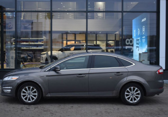 Подержанный автомобиль Ford Mondeo Sedan 2013 года (8 фото)