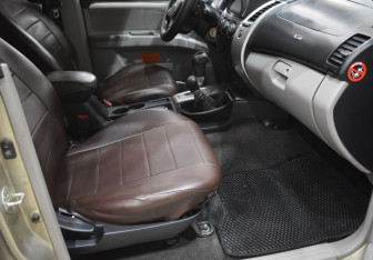 Подержанный автомобиль Mitsubishi Pajero Sport 2008 года (10 фото)