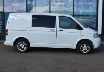 Подержанный автомобиль Volkswagen Transporter Minivan 2007 года (4 фото)