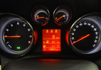 Подержанный автомобиль Opel Mokka 2013 года (13 фото)