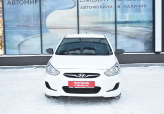 Подержанный автомобиль Hyundai Solaris Sedan 2013 года (2 фото)