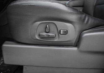 Подержанный автомобиль Mitsubishi Pajero 2013 года (14 фото)