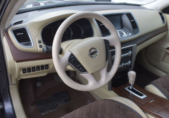 Подержанный автомобиль Nissan Teana 2012 года (14 фото)