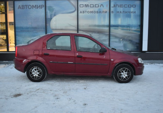 Подержанный автомобиль Renault Logan Sedan 2010 года (4 фото)