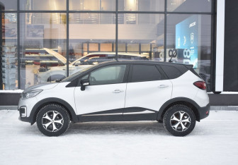 Подержанный автомобиль Renault Kaptur 2021 года (8 фото)