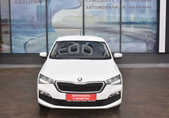 Подержанный автомобиль Skoda Rapid Liftback 2021 года (2 фото)