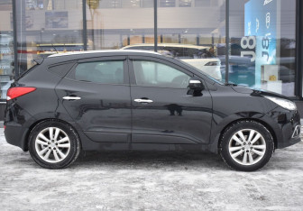 Подержанный автомобиль Hyundai ix35 2013 года (4 фото)