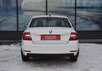 Подержанный автомобиль Skoda Octavia Liftback 2018 года (6 фото)