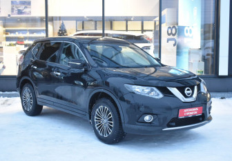 Подержанный автомобиль Nissan X-Trail 2017 года (3 фото)