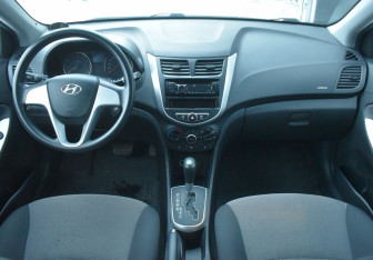 Подержанный автомобиль Hyundai Solaris Sedan 2013 года (12 фото)