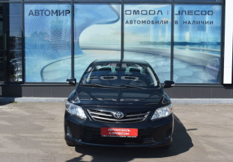 Подержанный автомобиль Toyota Corolla Sedan 2013 года (2 фото)