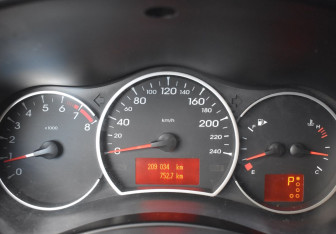 Подержанный автомобиль Renault Koleos 2008 года (16 фото)