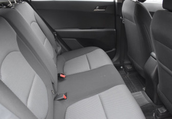 Подержанный автомобиль Hyundai Creta 2019 года (11 фото)