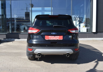 Подержанный автомобиль Ford Kuga 2014 года (6 фото)