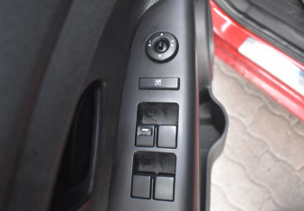 Подержанный автомобиль Kia Venga 2013 года (13 фото)