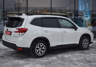 Подержанный автомобиль Subaru Forester Suv 2019 года (5 фото)