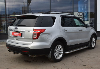 Подержанный автомобиль Ford Explorer 2013 года (5 фото)
