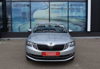 Подержанный автомобиль Skoda Octavia Liftback 2020 года (2 фото)