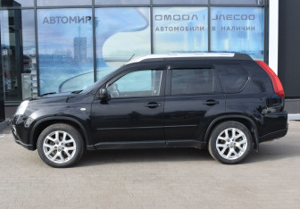 Подержанный автомобиль Nissan X-Trail 2013 года (8 фото)