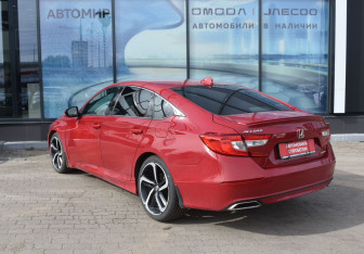 Подержанный автомобиль Honda Accord Sedan 2020 года (7 фото)