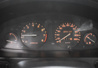 Подержанный автомобиль Honda Civic Hatchback 1997 года (13 фото)