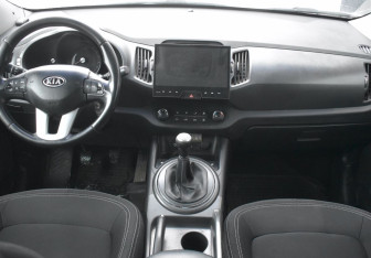 Подержанный автомобиль Kia Sportage 2011 года (12 фото)