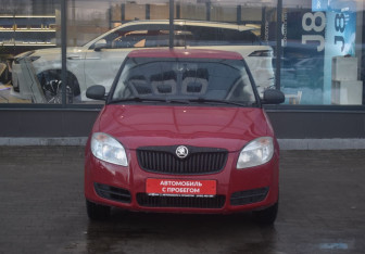 Подержанный автомобиль Skoda Fabia Hatchback 2009 года (2 фото)