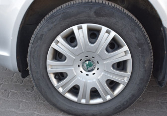 Подержанный автомобиль Skoda Octavia Liftback 2010 года (9 фото)
