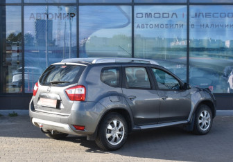 Подержанный автомобиль Nissan Terrano 2015 года (5 фото)