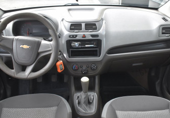 Подержанный автомобиль Chevrolet Cobalt Sedan 2013 года (12 фото)
