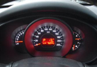 Подержанный автомобиль Kia Soul 2014 года (13 фото)