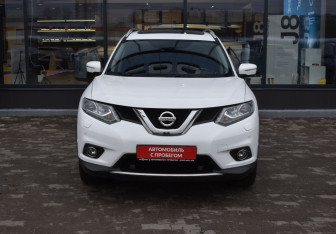 Подержанный автомобиль Nissan X-Trail 2015 года (2 фото)