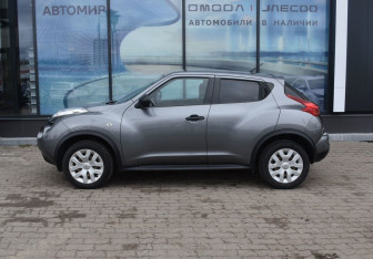 Подержанный автомобиль Nissan Juke 2014 года (8 фото)