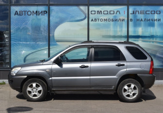 Подержанный автомобиль Kia Sportage 2006 года (8 фото)