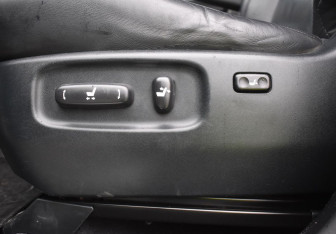 Подержанный автомобиль Lexus RX 2007 года (13 фото)