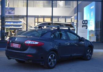 Подержанный автомобиль Renault Fluence 2013 года (5 фото)