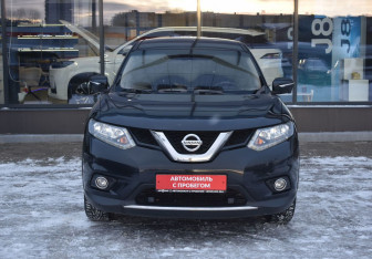 Подержанный автомобиль Nissan X-Trail 2017 года (2 фото)