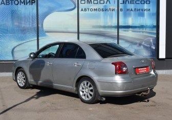 Подержанный автомобиль Toyota Avensis Sedan 2006 года (7 фото)