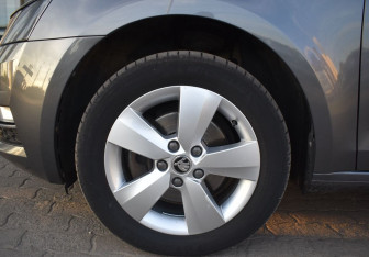 Подержанный автомобиль Skoda Octavia Liftback 2018 года (9 фото)