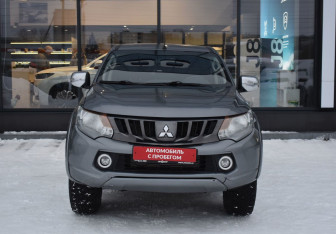 Подержанный автомобиль Mitsubishi L200 2017 года (2 фото)