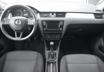 Подержанный автомобиль Skoda Rapid Liftback 2017 года (12 фото)