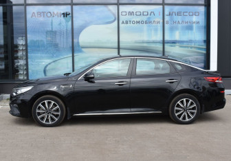 Подержанный автомобиль Kia Optima Sedan 2019 года (8 фото)
