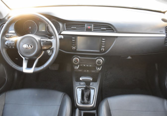 Подержанный автомобиль Kia Rio Hatchback 2019 года (12 фото)