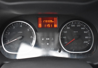 Подержанный автомобиль Renault Duster 2014 года (13 фото)