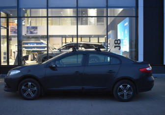 Подержанный автомобиль Renault Fluence 2013 года (8 фото)