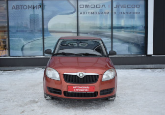 Подержанный автомобиль Skoda Fabia Hatchback 2010 года (2 фото)
