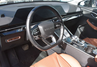 Подержанный автомобиль Omoda C5 2023 года (13 фото)