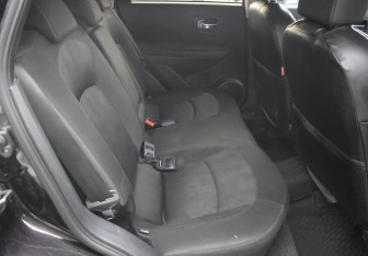 Подержанный автомобиль Nissan Qashqai 2011 года (10 фото)