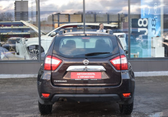 Подержанный автомобиль Nissan Terrano 2020 года (6 фото)