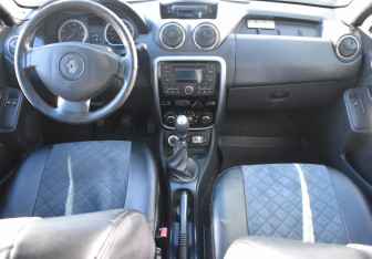 Подержанный автомобиль Renault Duster 2012 года (12 фото)